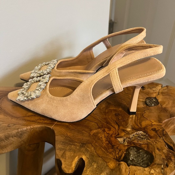 Jewel Pointed Toe Sling Back Pumps - Picture 12 of 17